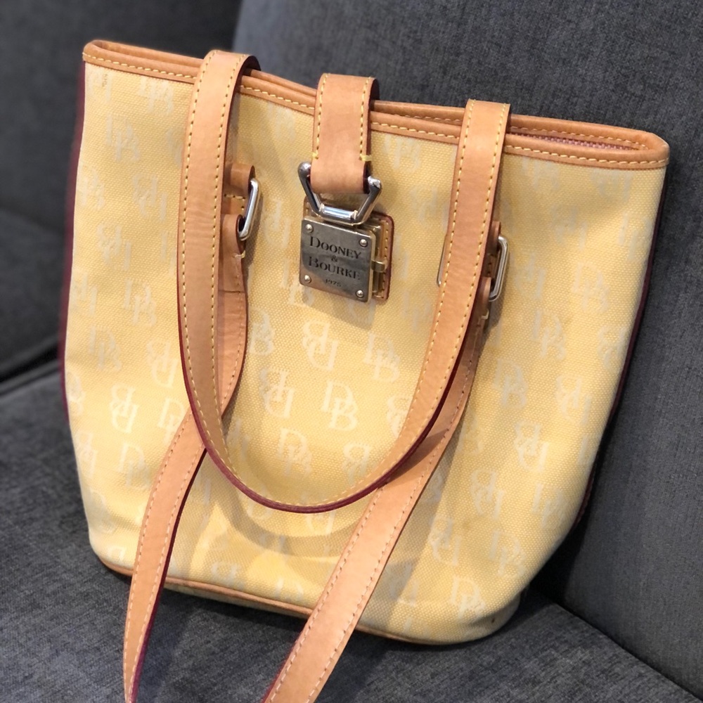 Dooney Bourke Hand bag